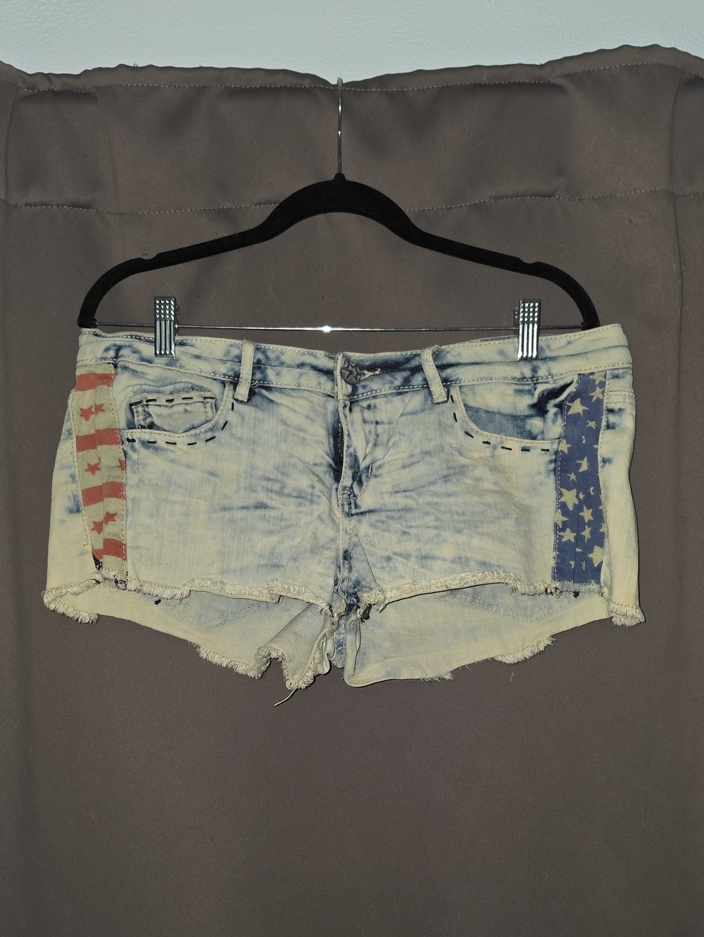 Vanilla Star Light Acid-Wash Denim Shorts with Red & Blue Star Panels